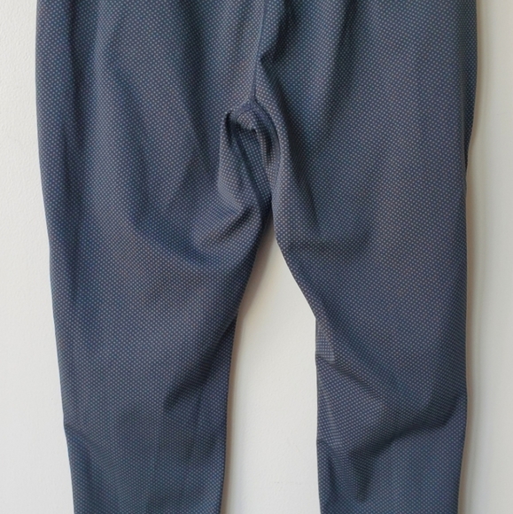 Uniqlo High Waisted Leggings - Picture 7 of 12